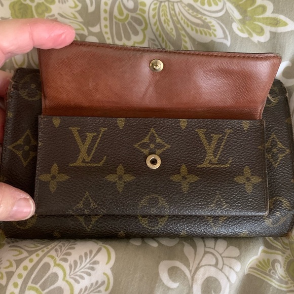 Louis Vuitton Wallet - Picture 3 of 14
